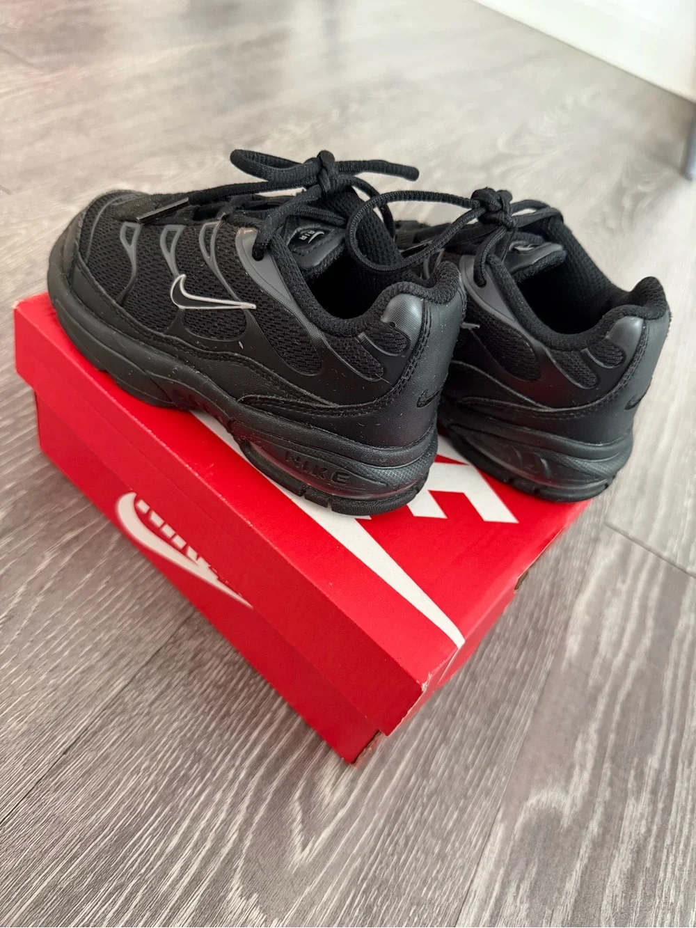 Nike Black Mesh & Synthetic Low-Top Sneakers